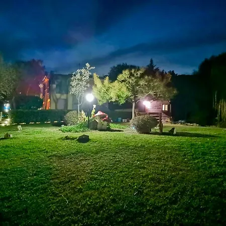 Casa Spaziosa Con Giardino E Piscina Nel *