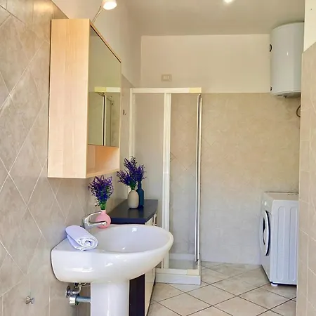 Lejlighed Casa Spaziosa Con Giardino E Piscina Nel Santa Maria