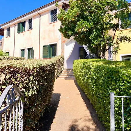 Casa Spaziosa Con Giardino E Piscina Nel Appartement
